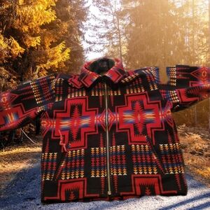 SHOW STOPPING VINTAGE PENDLETON RARE Navy Red Geometric Jacket **LIKE NEW**